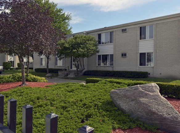 Sterling Park Apartments - Sterling Heights, MI