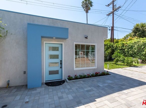 2037 Greenfield Ave - Los Angeles, CA