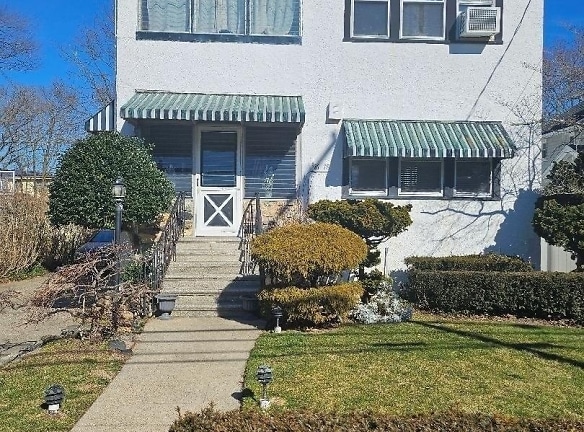 78 Brower Ave - Woodmere, NY