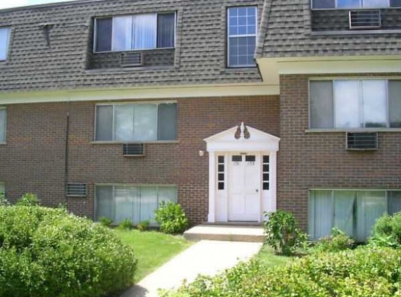 St. Charles Place Apartments - Saint Charles, IL