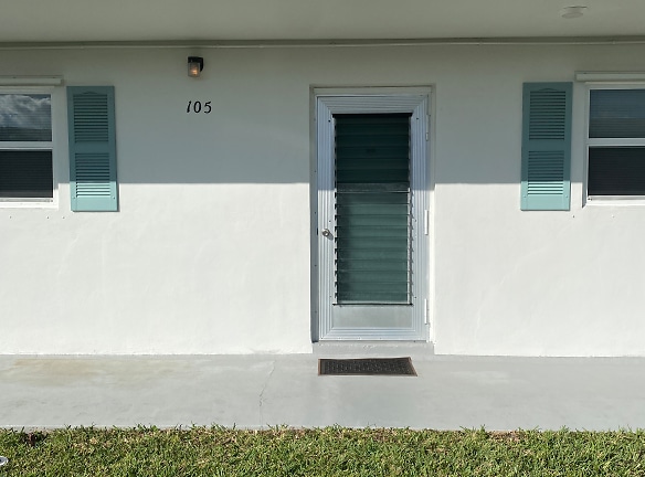 1117 Lake Terrace unit 105 - Boynton Beach, FL
