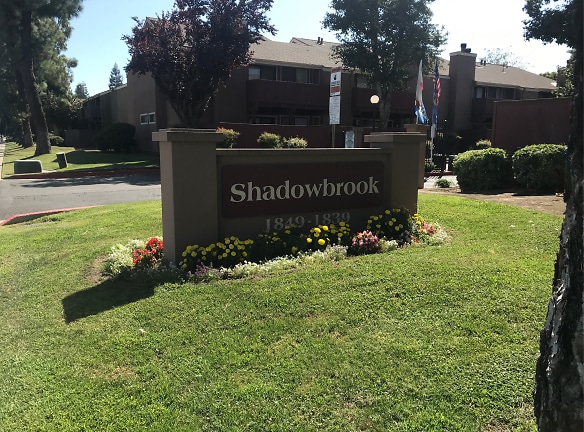 Shadowbrook Apartment Homes - Selma, CA
