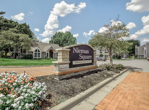 Nieman Square - Shawnee, KS