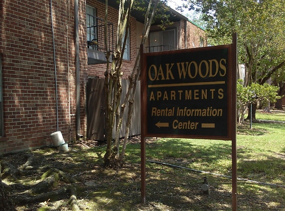 Oakwoods Apartments - Baton Rouge, LA