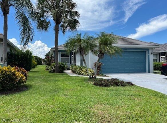 2103 Oxford Ridge Cir - Lehigh Acres, FL