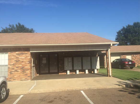 South Central Village Apartments - Cleveland, MS