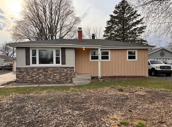 1128 Timmer Ln - Mount Pleasant, WI