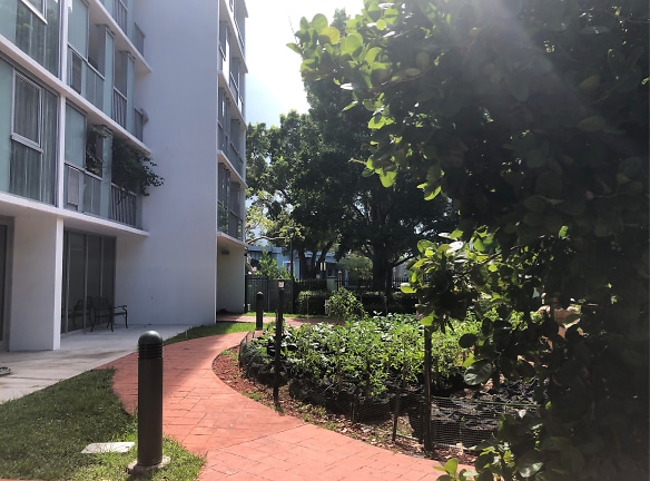 Sailboat Bend Apartments - Fort Lauderdale, FL
