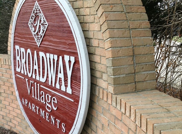 Broadway Village Apartments - Greenfield, IN