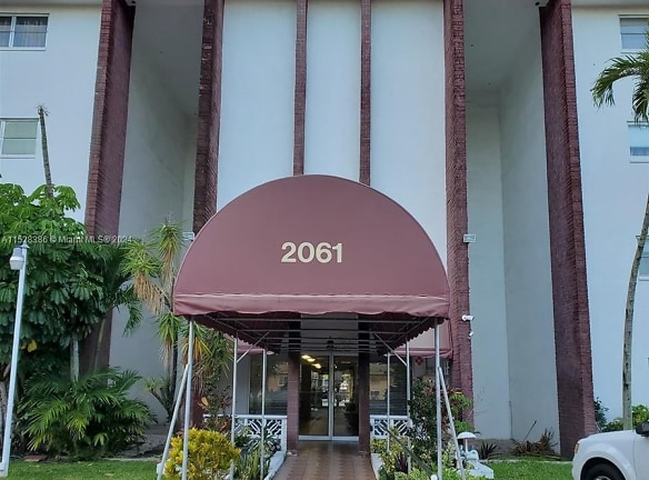 2061 NW 47th Terrace #106 - Lauderhill, FL