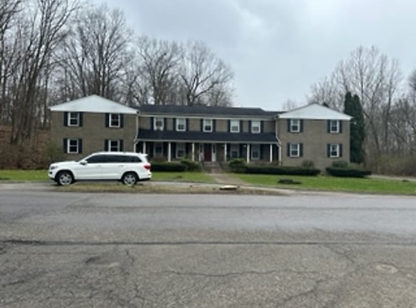 205 S Elruth Ave - Girard, OH