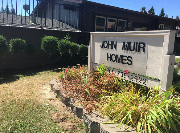 John Muir Town Homes Apartments - Martinez, CA