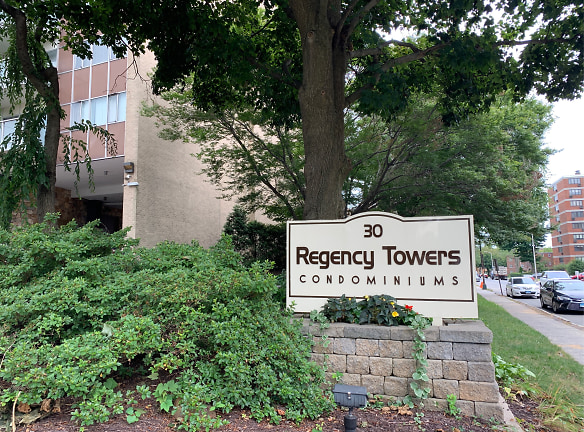 Regency Towers Apartments - Hartford, CT