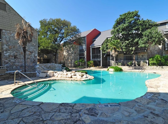 Oakstone Apartment Homes - San Antonio, TX