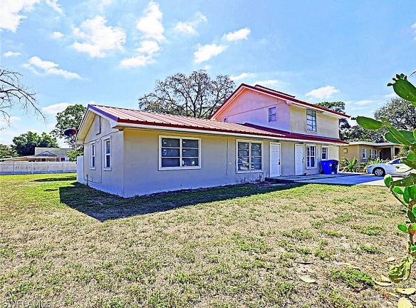 2352 South St #A - Fort Myers, FL