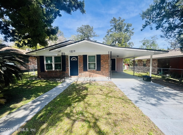 1602 Forbes St - Green Cove Springs, FL