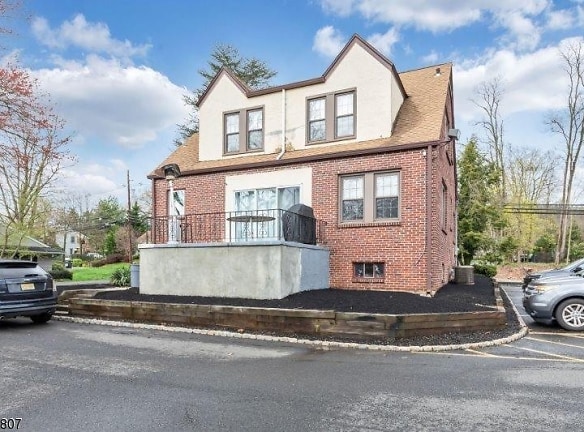 153 Stirling Rd - Watchung, NJ