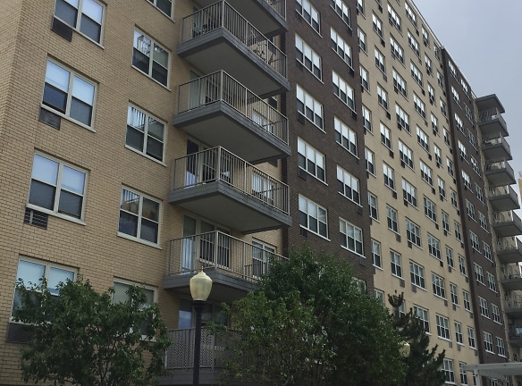 Clarendon Hill Towers Apartments - Somerville, MA