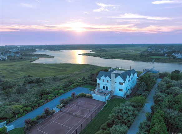 157 Dune Rd - Quogue, NY