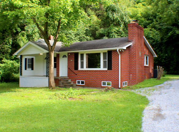 538 Browning Ave - Hendersonville, NC