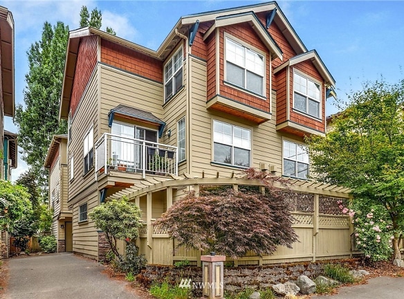 3623 Phinney Ave N - Seattle, WA