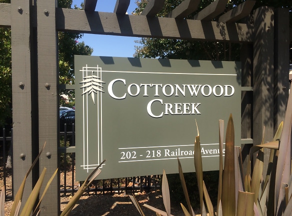 Cottonwood Creek Apartments - Suisun City, CA