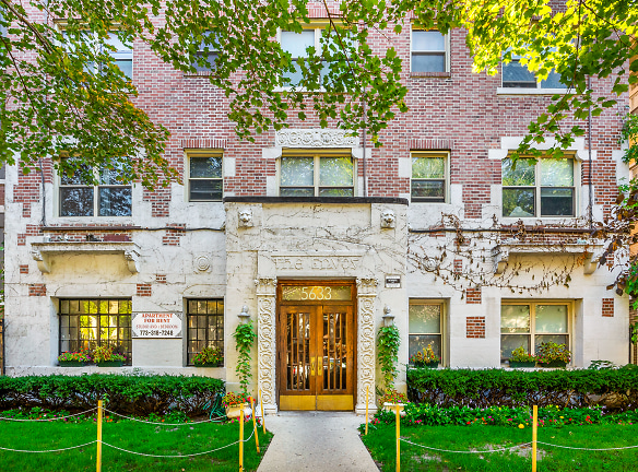 The Envoy Apartments - Chicago, IL