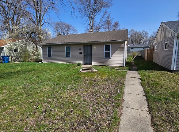 2708 Central Dr - Gary, IN