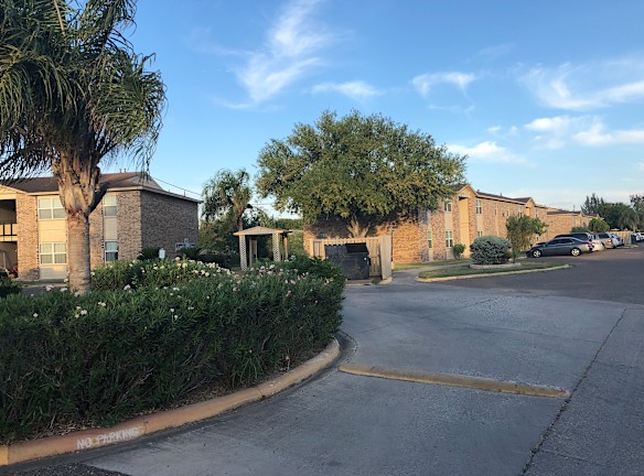 Villa San Benito Apartments - San Benito, TX