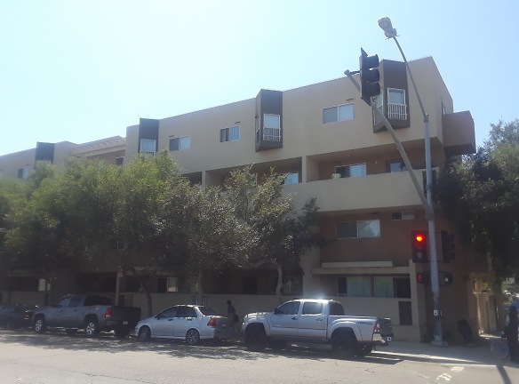 Hacienda Townhomes Apartments - San Diego, CA