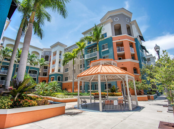 Red Road Commons Student Living - South Miami, FL