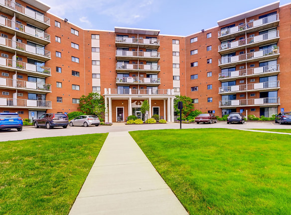 Linden House West Apartments - Rocky River, OH