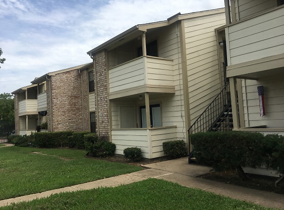 Woodhill Apartments - Fort Worth, TX