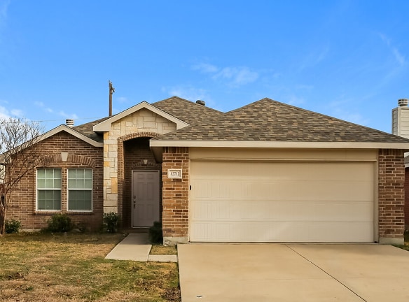 12712 Northern Pine Dr - Fort Worth, TX