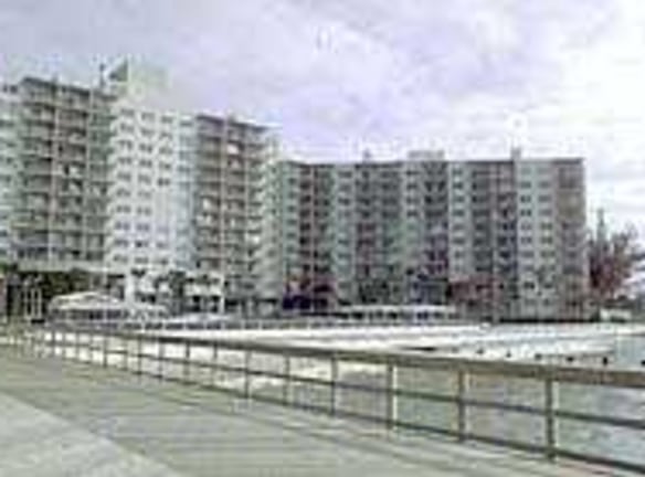 880 Mandalay Apartments - Clearwater Beach, FL