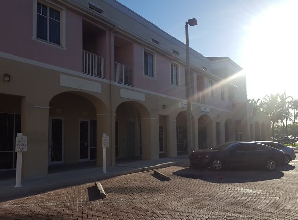St Croix Apartments - Lauderdale Lakes, FL