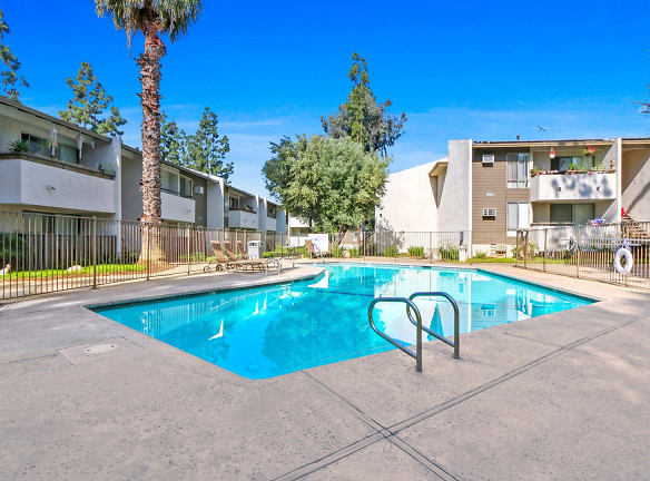 Brookwood Apartments - Covina, CA