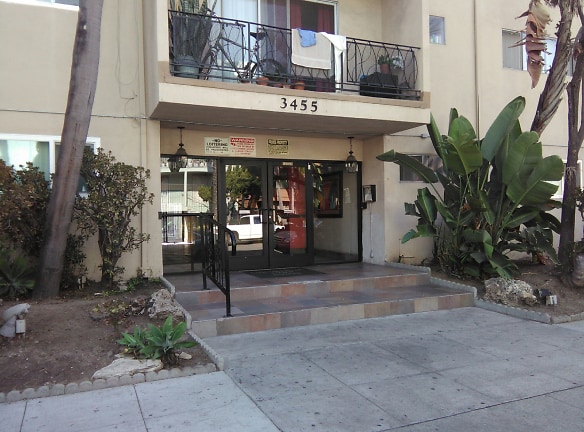 Continental Townhouses Apartments - Long Beach, CA