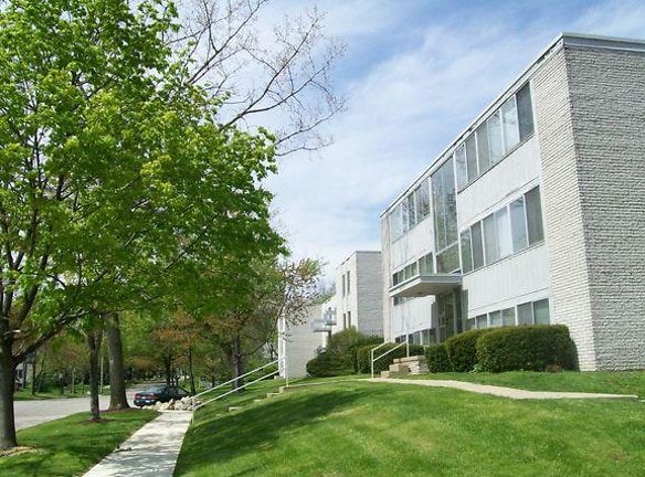 Charlton Apartments - Ann Arbor, MI