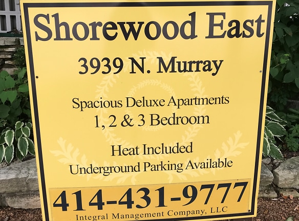 Shorewood East Apartments - Shorewood, WI