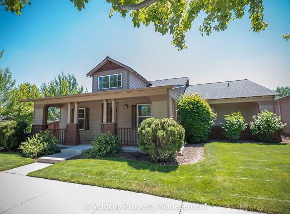 20681 Couples Ln - Bend, OR