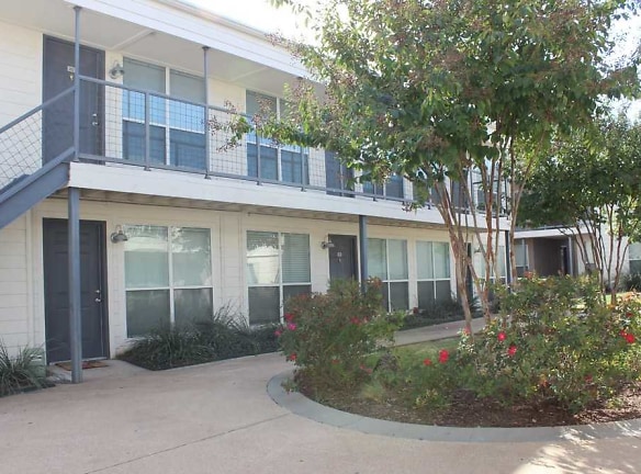 Carillon Apartments - Dallas, TX