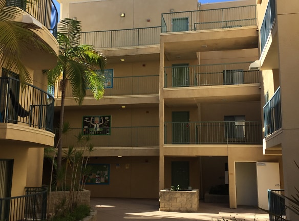 Pierdra Del Sol Apartments - San Diego, CA
