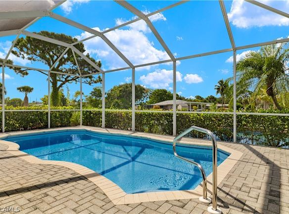 9300 Palm Island Cir - North Fort Myers, FL