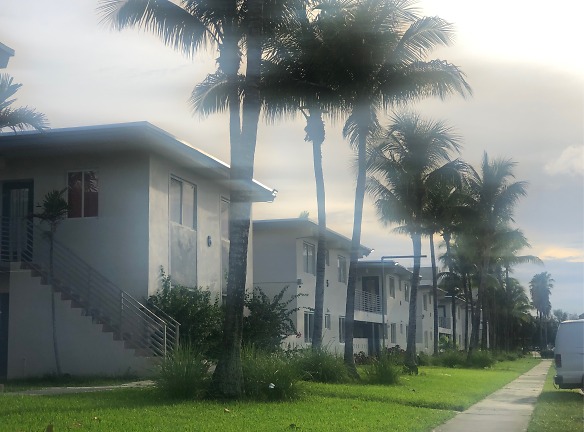 Prestige Boardwalk Apartments - North Miami Beach, FL