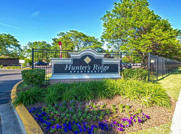 Hunter's Ridge Apartments - Elgin, IL