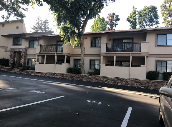 Westlake Villas Apartments - Westlake Village, CA