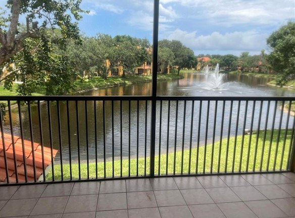 3884 Coral Tree Cir unit 1 - Coconut Creek, FL