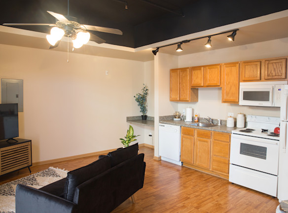 West Towne Apartments - Ames, IA