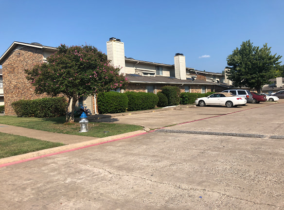 Rosehill Place Townhomes Apartments - Garland, TX